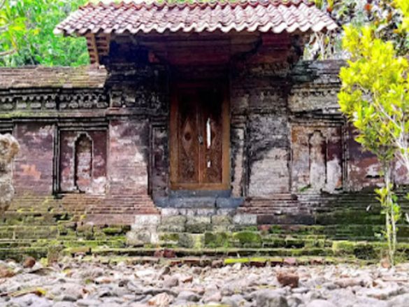 Makam Ki Ageng Giring - Girilangan Desa Gumelem